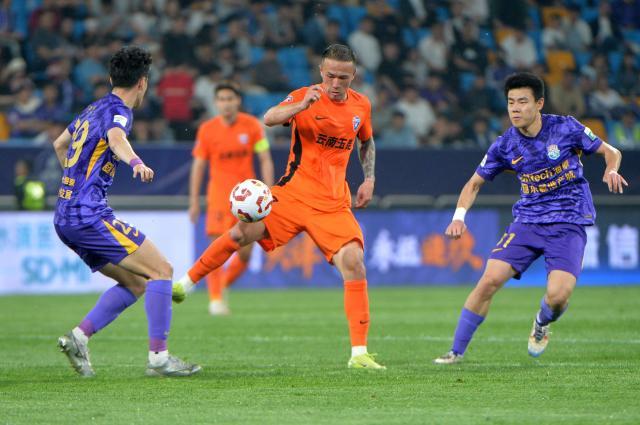 开云-爱游戏-【中超】罗竞助攻韩子龙破门 玉昆客场1比0津门虎