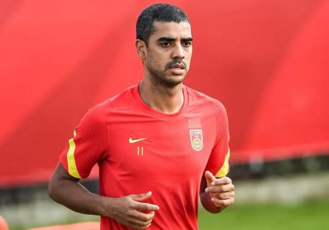 1725984264508081572.jpg 开云-爱游戏-联赛20场11球难入伊万法眼 阿兰18强赛沦为鸡肋?