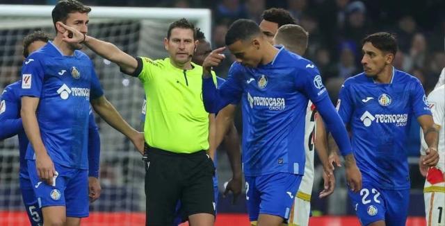 开云体育平台-【夜读】帽子戏法，内马尔要迎三娃