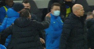 1644445892695022768.gif 开云体育平台-【英超】孙兴慜破门+造乌龙 热刺遭逆转2比3负圣徒